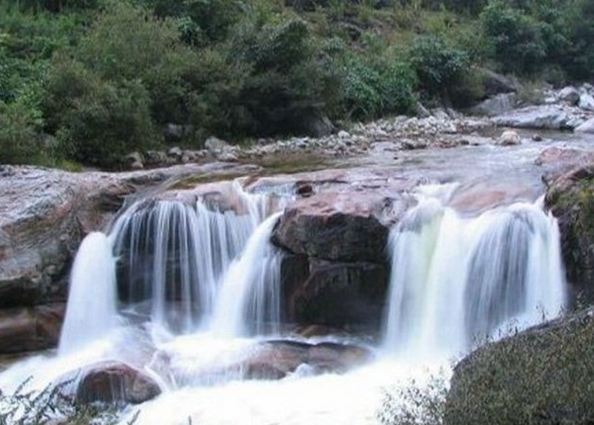 蝴蝶泉瀑