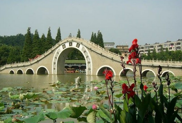 番禺莲花山好玩吗