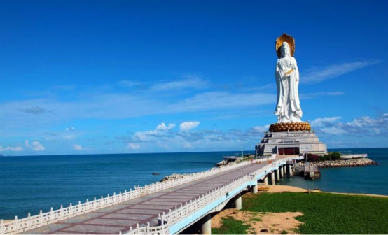 早餐后,游览4a级景区【大东海国家海滨旅游区】(游览不少于120分钟)